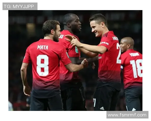 博格巴携妻子共同推出个人服装品牌PogbaMDXCIII引发关注